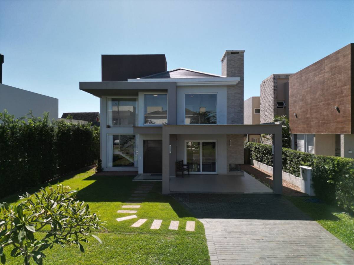 Casa em Condomínio 5 dormitórios para venda, Villagio em Atlântida | Ref.: 15619